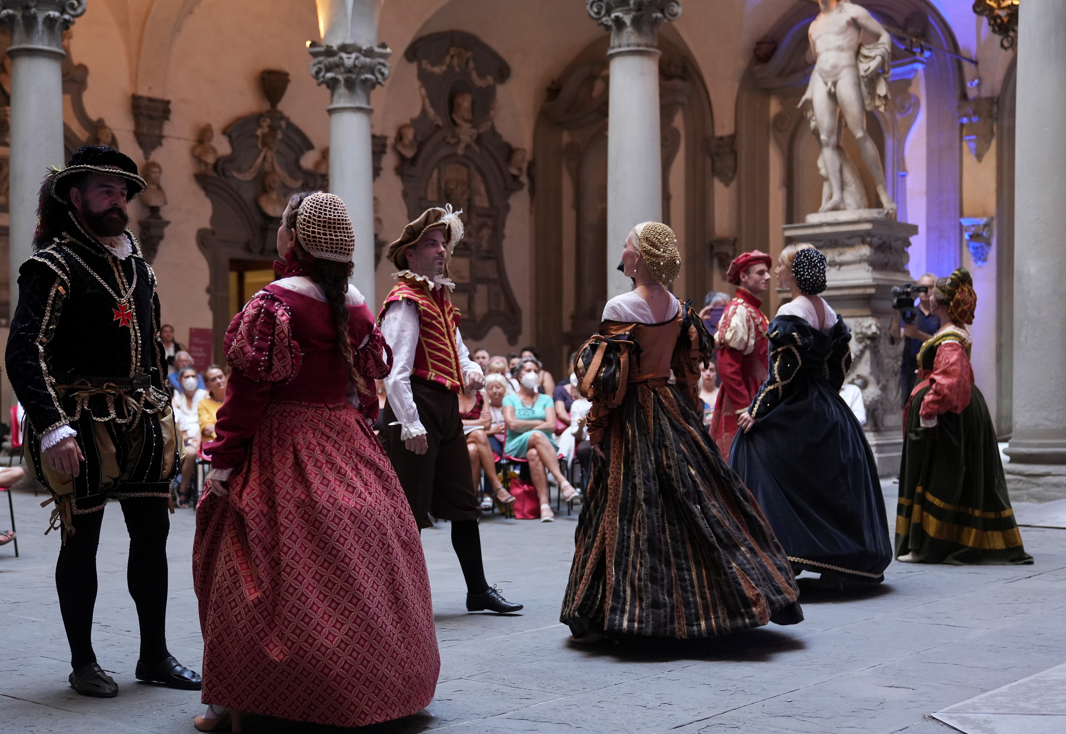 video Compagnia Nazionale Danza Storica