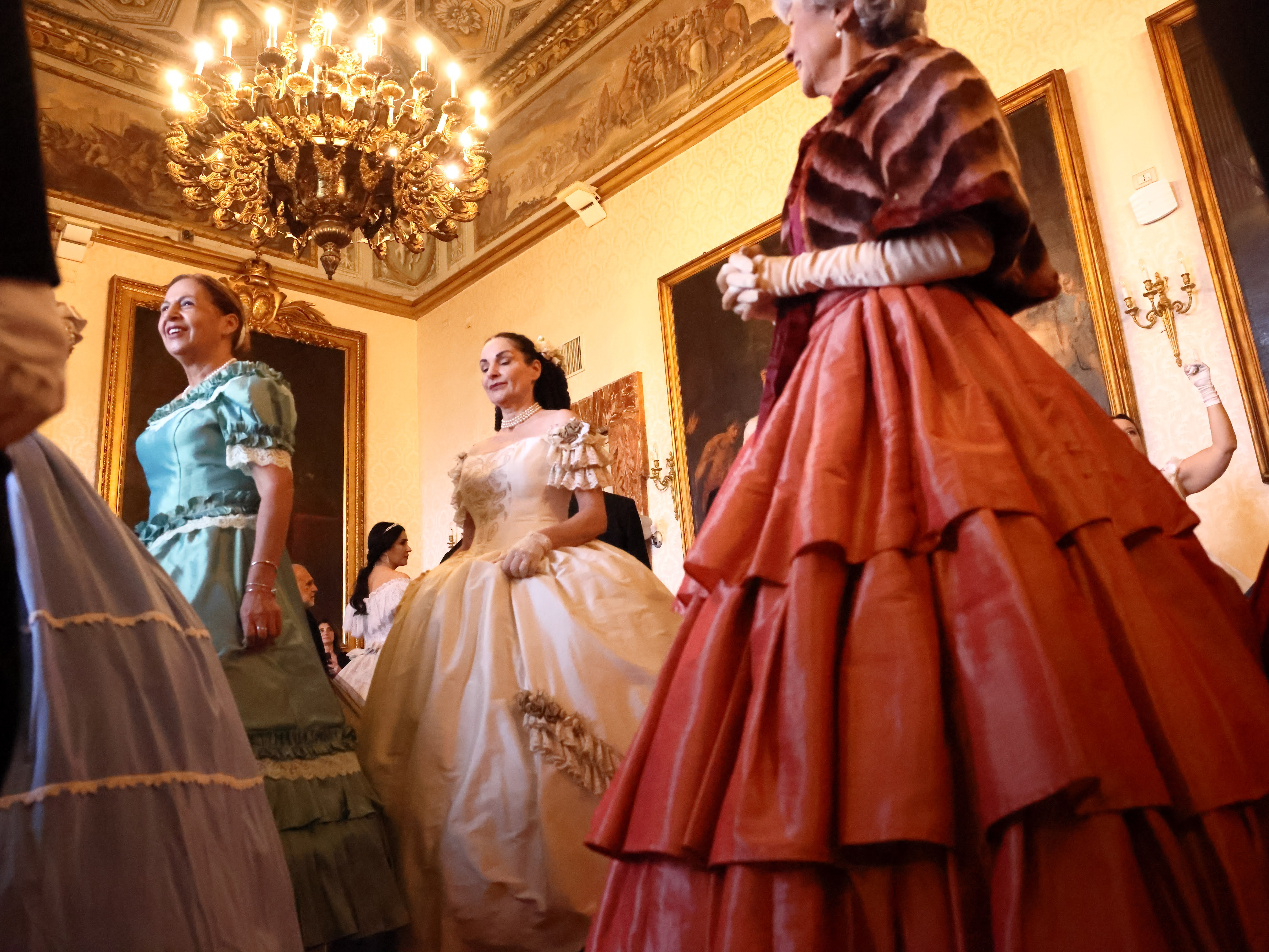 video Compagnia Nazionale Danza Storica